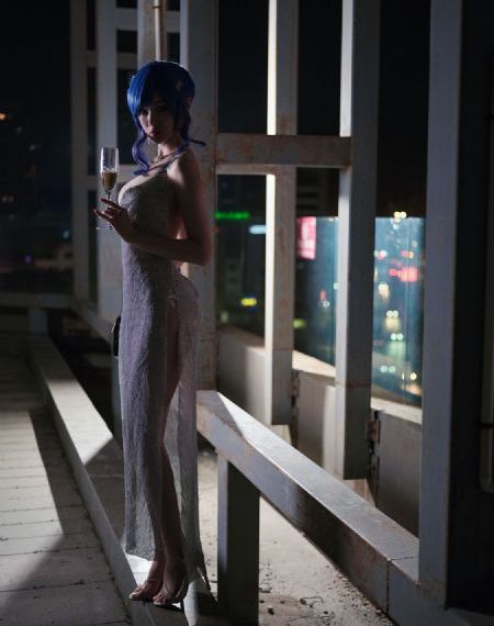 女总裁奴跪爬任人玩弄_最新电影在线观看