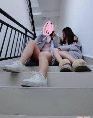美女裸浴偷拍视频引爆副本_HD完整版观看